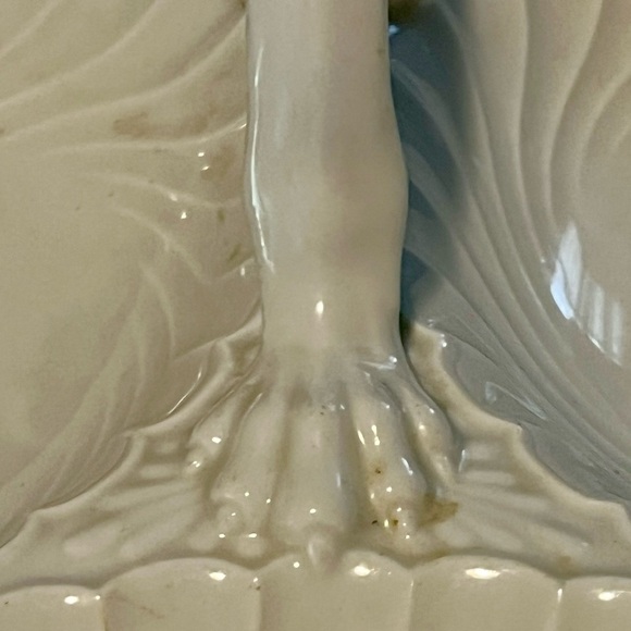 Vintage White Porcelain Divided Serving Dish – Shell Pattern with Handle - Picture 12 of 13